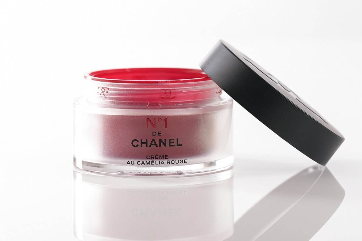 シャネル25年春スキンケア、レッド カメリア着想「Nº1 ドゥ シャネル