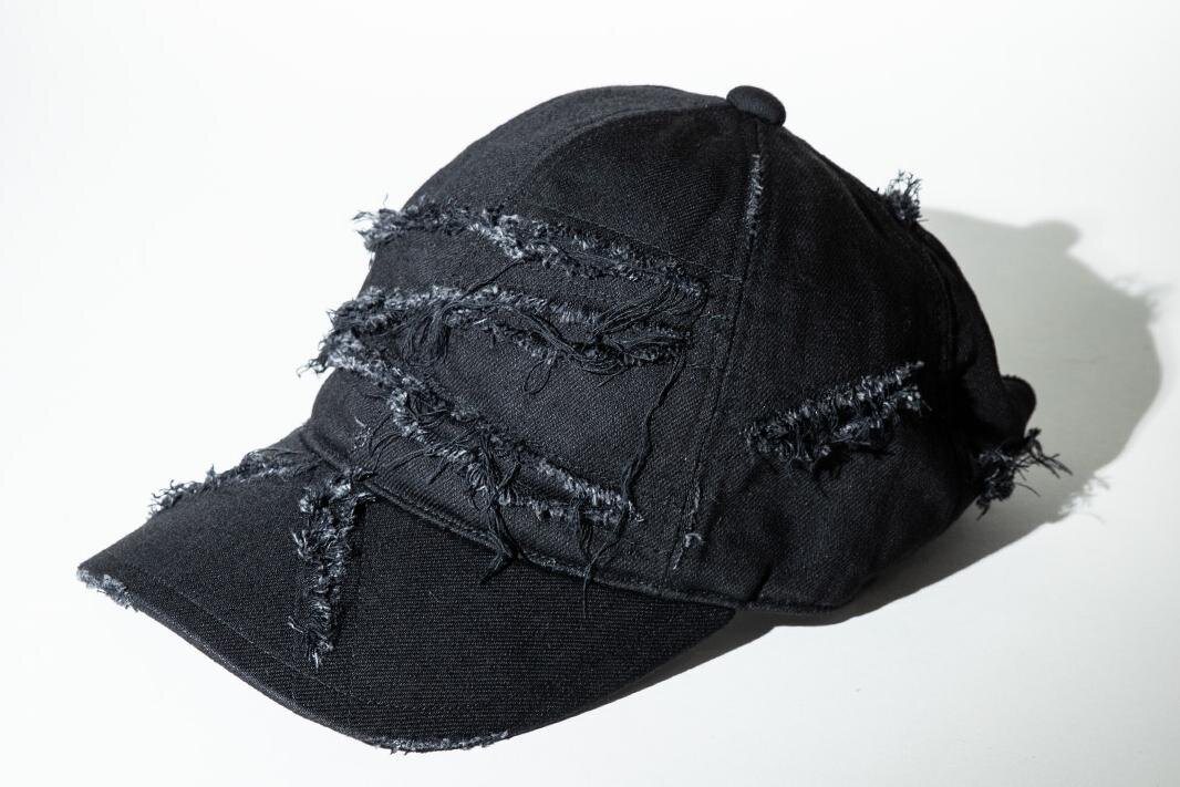 カシラ×劇場版『チェンソーマン レゼ篇』切り裂いたデニムキャップや