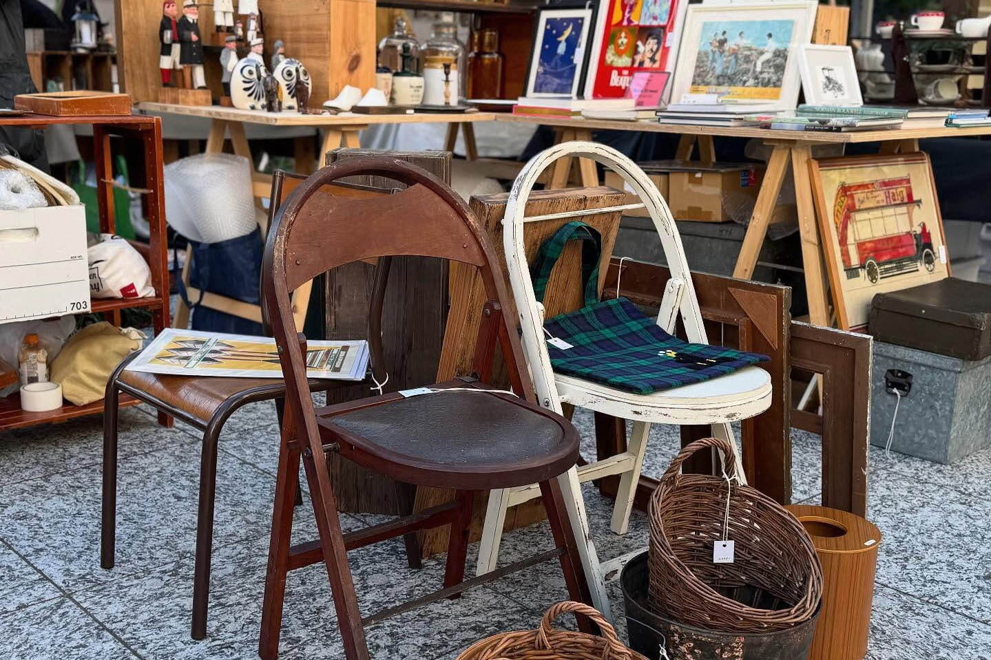 渋谷蚤の市」東京・渋谷ガーデンタワー屋外広場で、各国のヴィンテージ