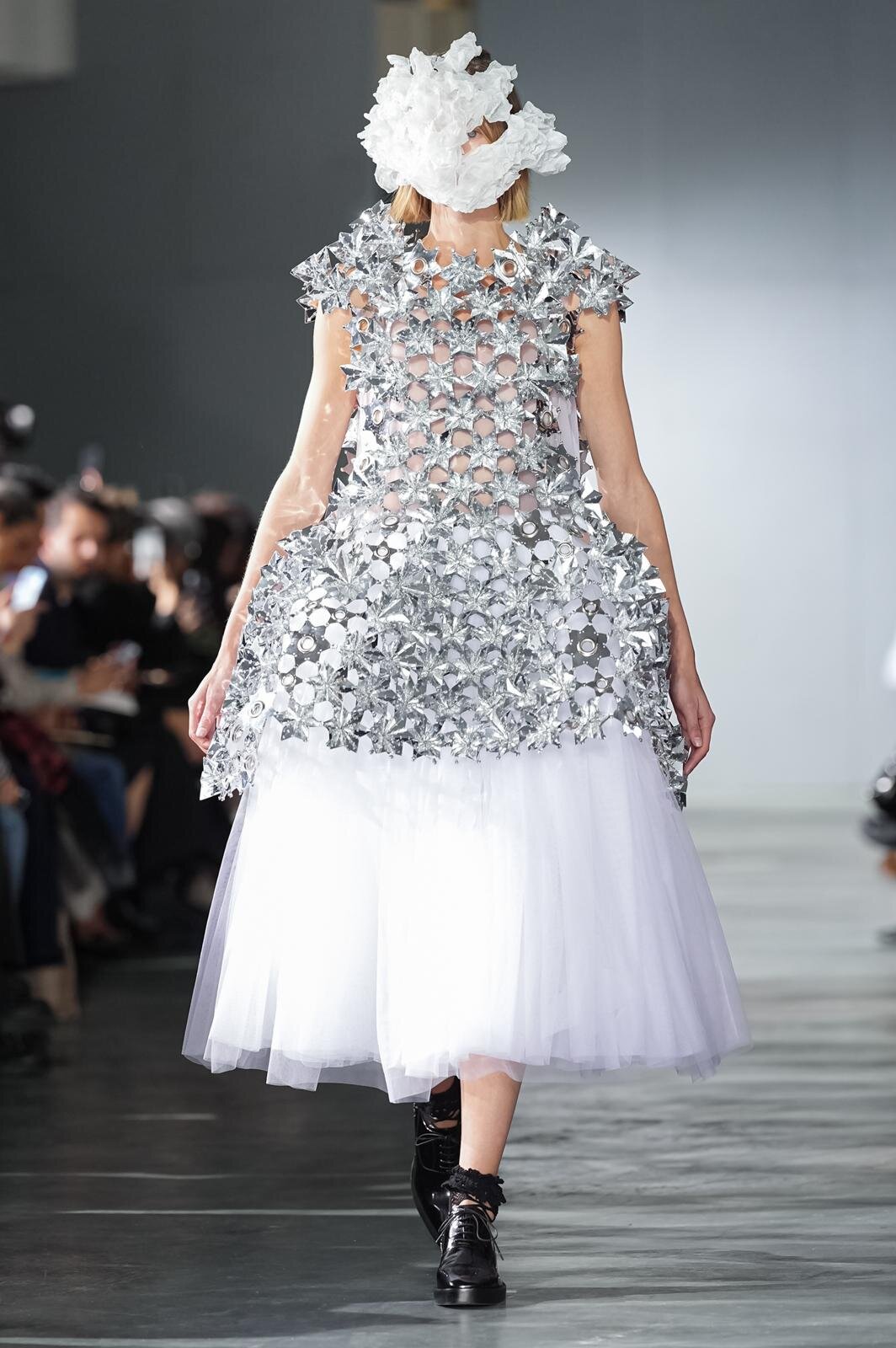 ノワール ケイ ニノミヤ 26年春夏コレクション- 星の煌めきを纏う