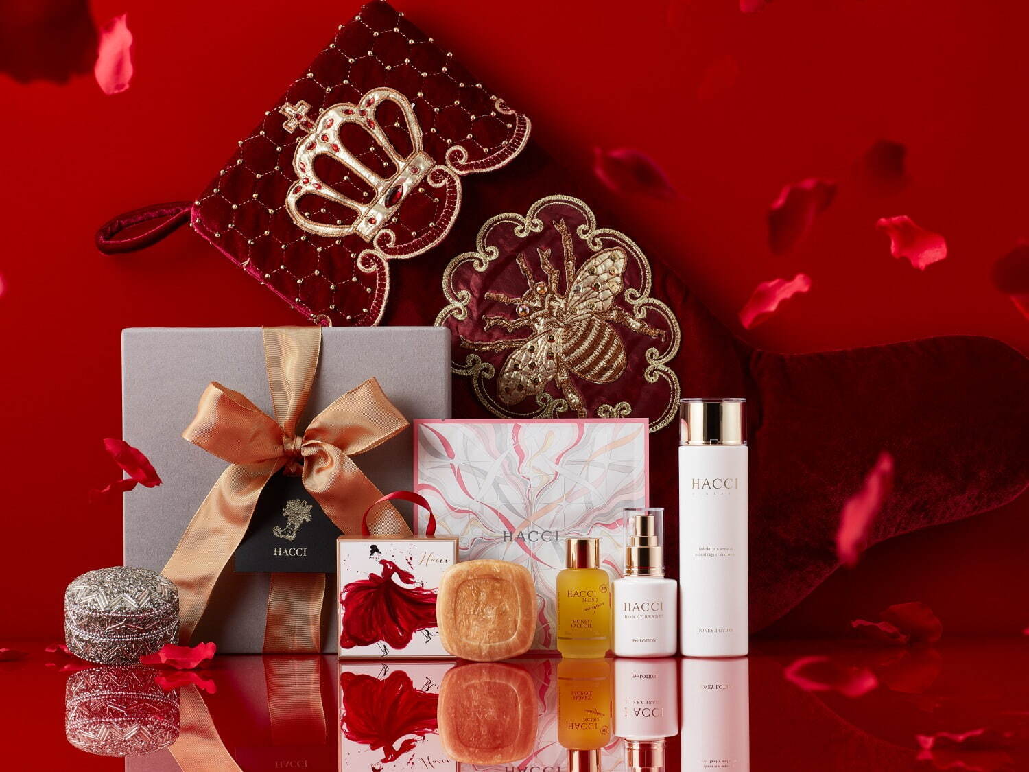 HACCI21年クリスマスコフレ、はちみつ化粧水やボディクリーム入り
