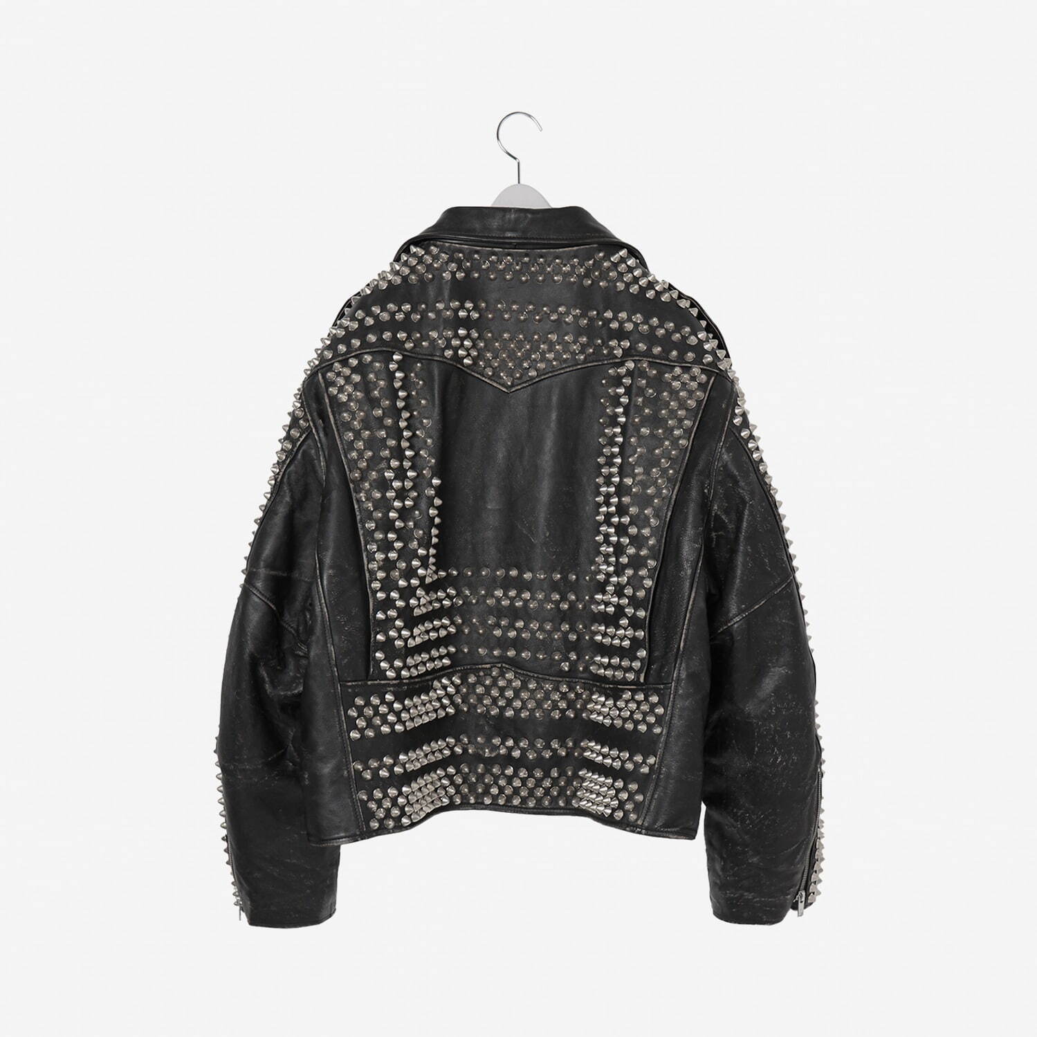 th×ブラックミーンズ“アート”着想ライダースジャケット、1000個以上の