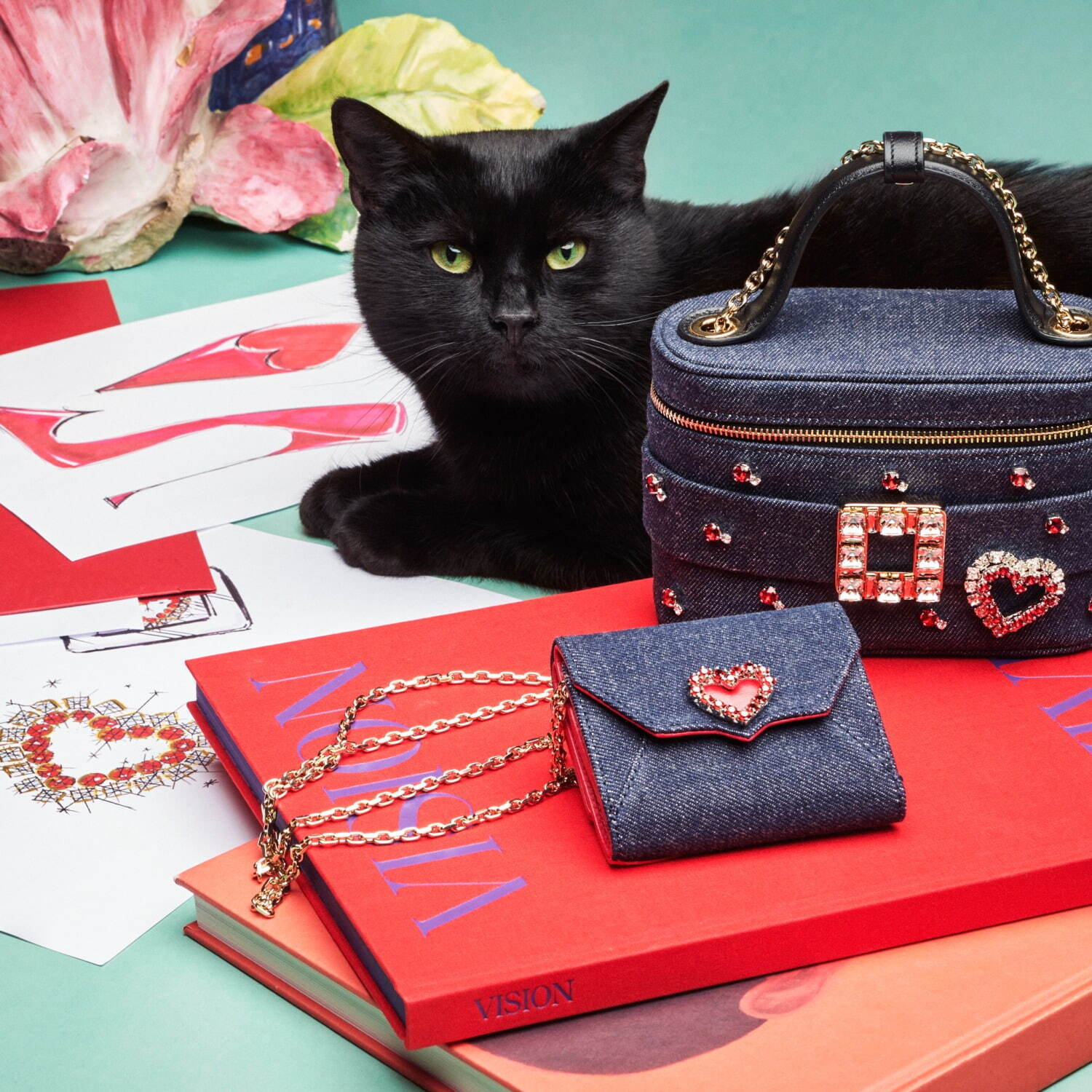 ロジェ ヴィヴィエのバレンタイン、クリスタルの“ハート”を飾った