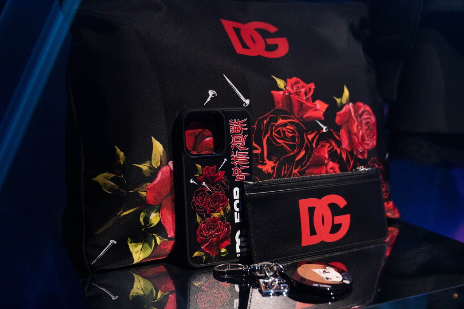 ドルチェ＆ガッバーナと『呪術廻戦』がコラボ、TVアニメの世界を表現