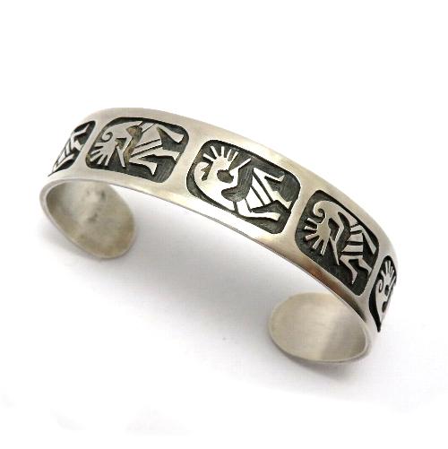 ホピ族のブレスレット・バングル 〔アメリカインディアンが創る〕