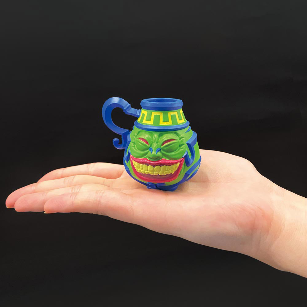 数多のデュエルシーンで活躍した「壺」カードたちが手のひらサイズの