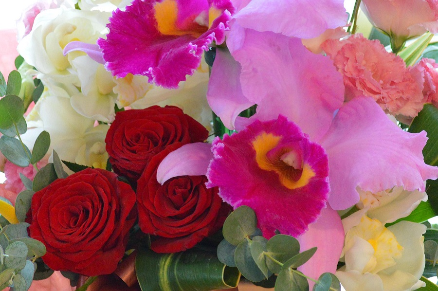 メモリアル アレンジ Harp (カトレアとバラのフラワーアレンジメント