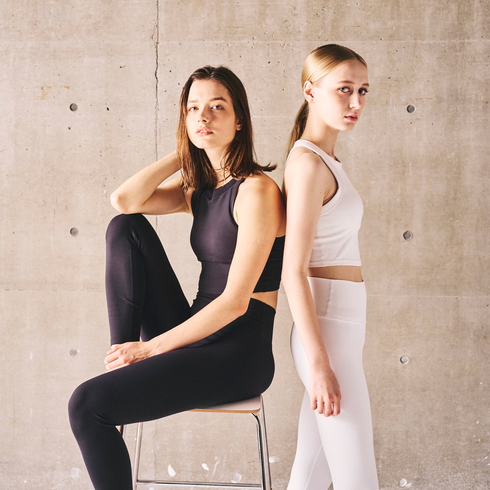 LAVA ヨガウェア 2枚 薄紫・ダークグレー・花柄 LAVA ヨガウェア 2