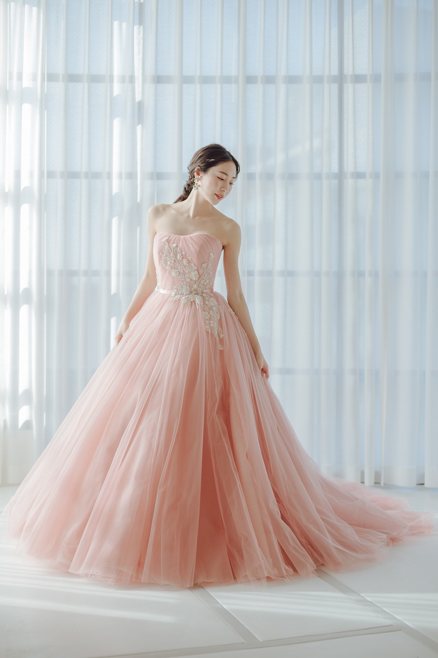 プレ花嫁様注目のペールトーンのカラードレス特集｜おすすめ情報【阪急