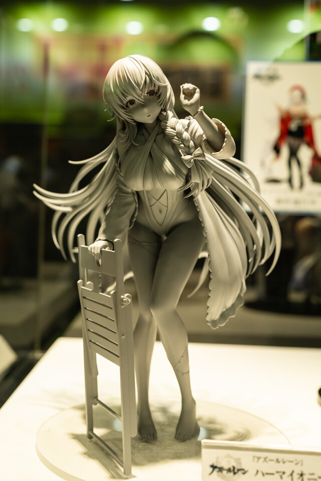 アズレン』ハーマイオニー水着姿が色々とド迫力！ ワンフェス