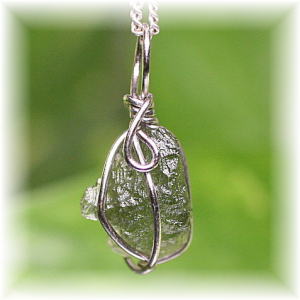 モルダバイトペンダント（ネックレストップ） - 埼玉県吉川市の天然石