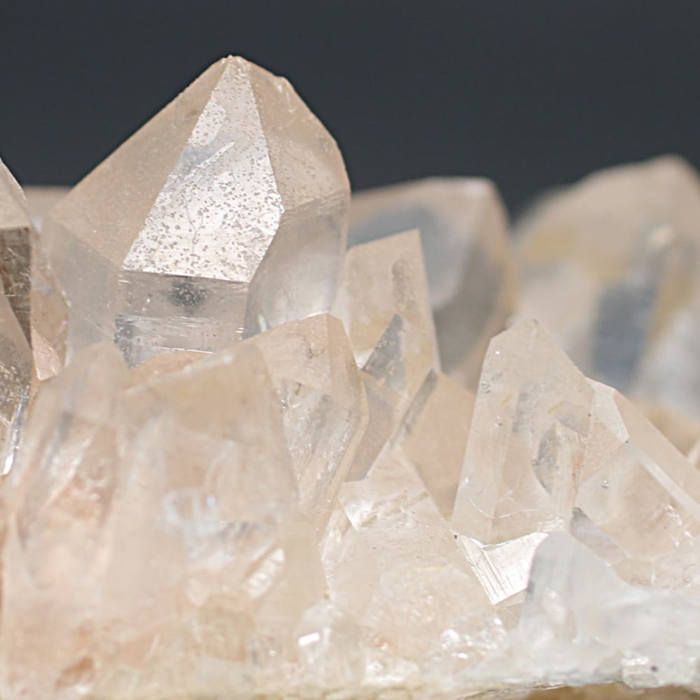 高品質]インド/マニカラン産ヒマラヤ水晶クラスター/原石（ほんのり