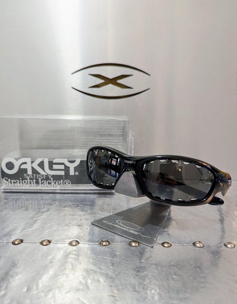For Sale - Oakley X Satisfy Straight Jacket 2.0 Vented Black PRYZM