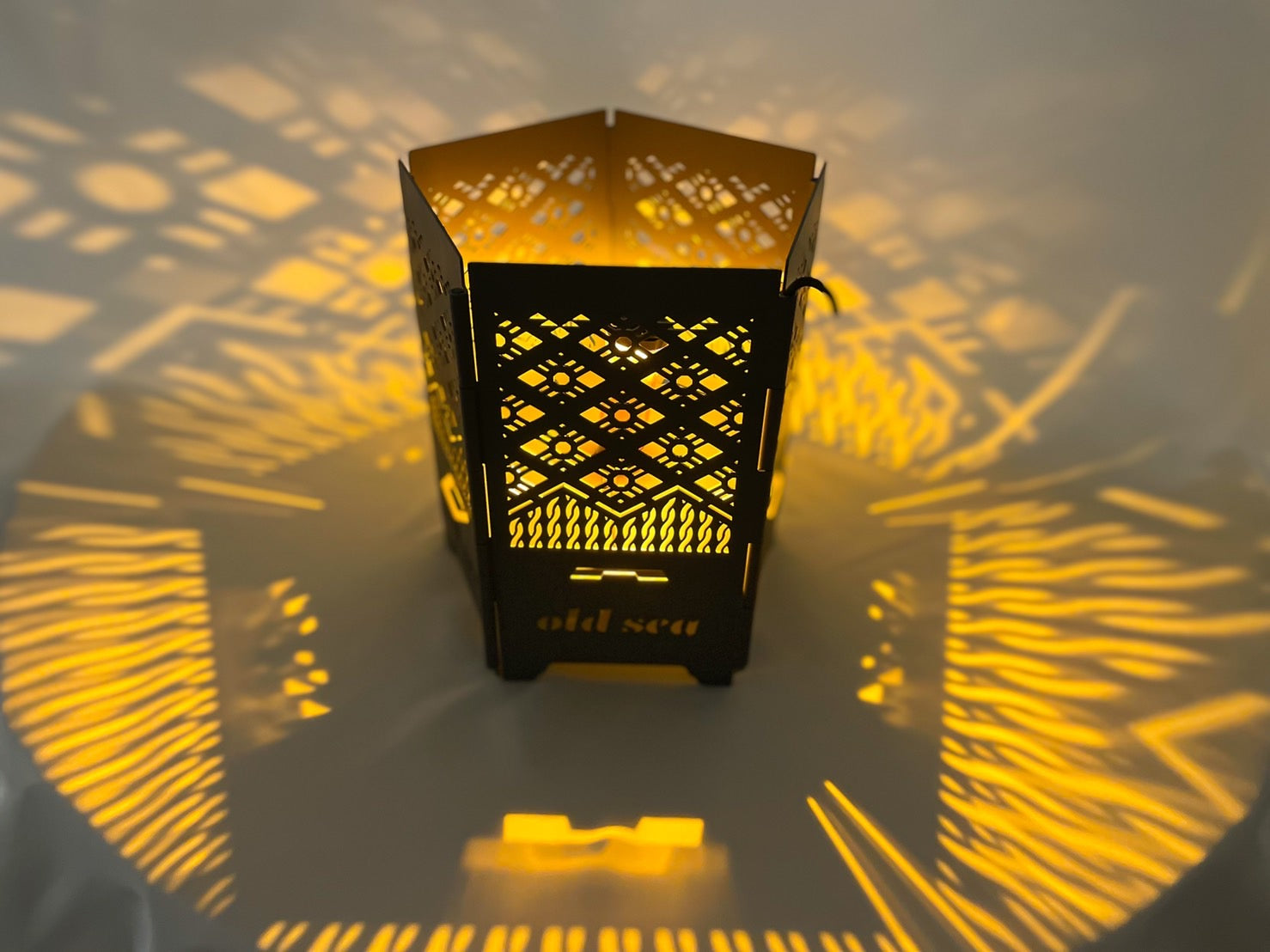 oldsea×サンゾー工務店 rodan Tomoshibi HANGETSUpart(キャンプ焚き火台)