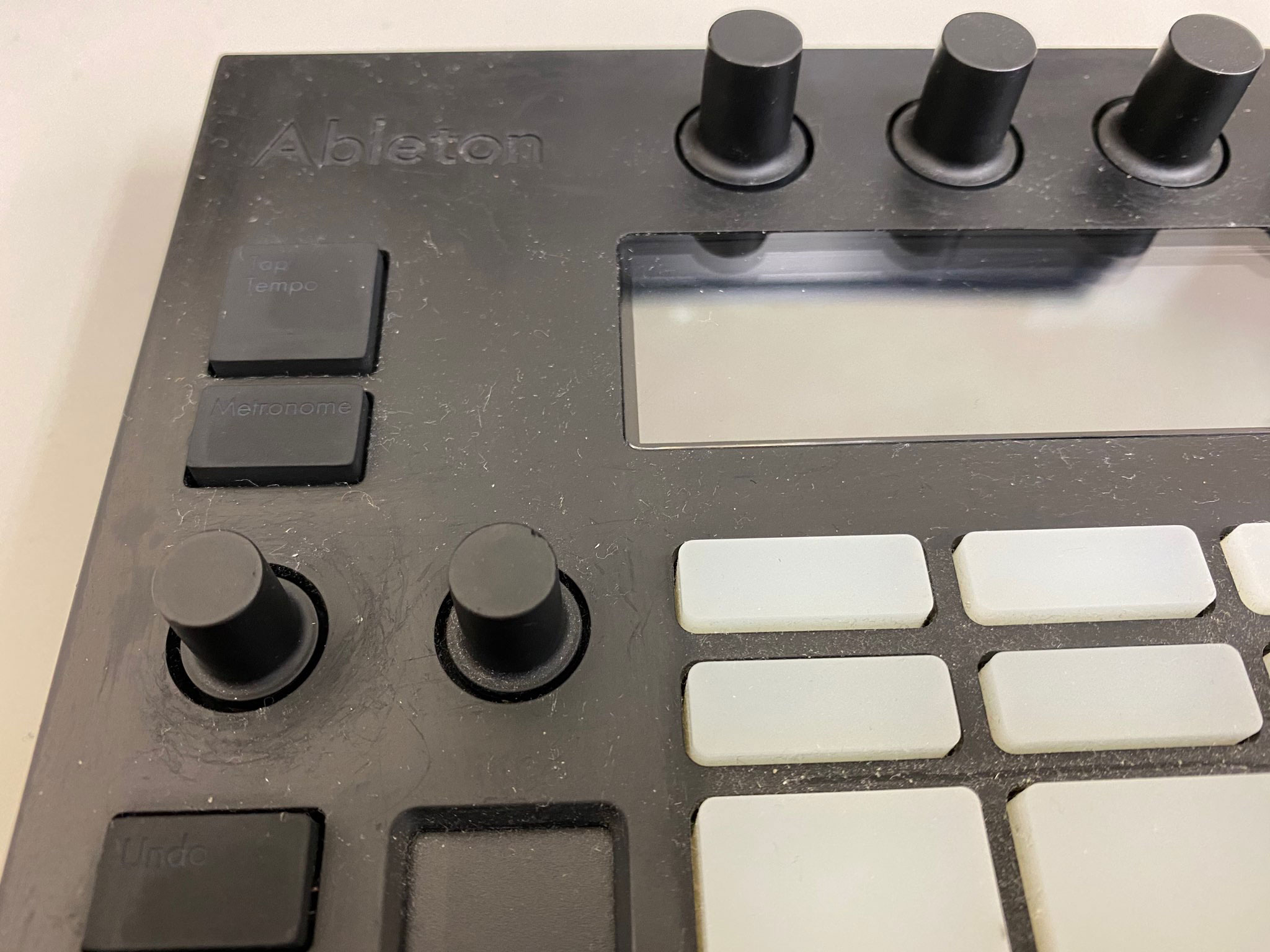 更に値下げ！通常新品売価86,800円→26,800円！】【中古品】Ableton