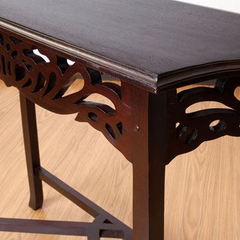 曲線の効いた彫刻が上品で美しいコンソールテーブル。 /アジアン家具