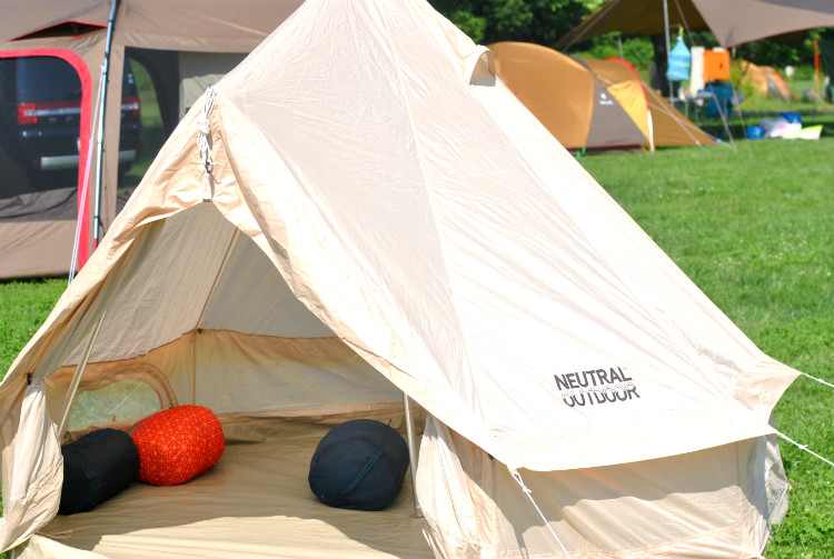 人気のゲル型テント「GEテント2.5（ニュートラルアウトドア）」を設営