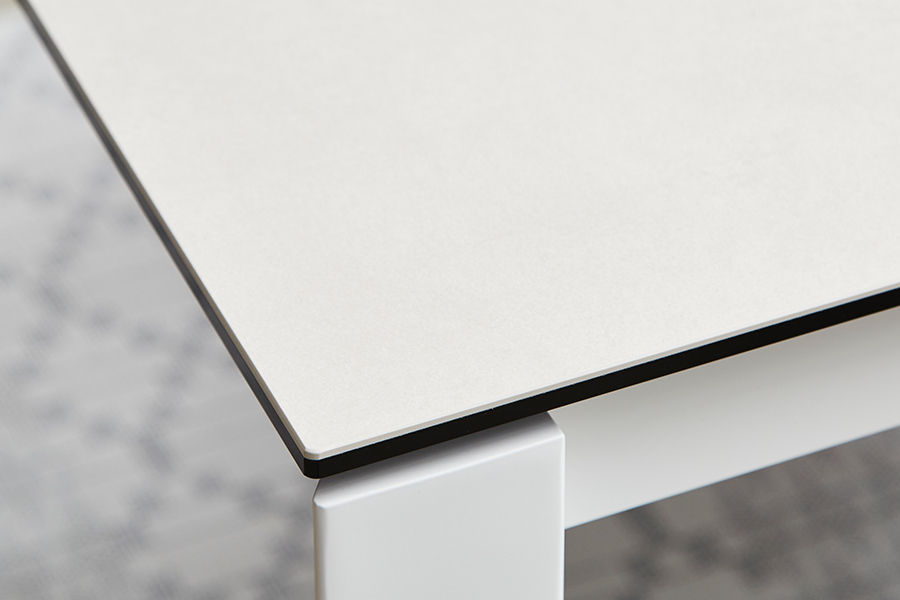 カリガリス デュッカ 伸長式ダイニングテーブル (セラミック