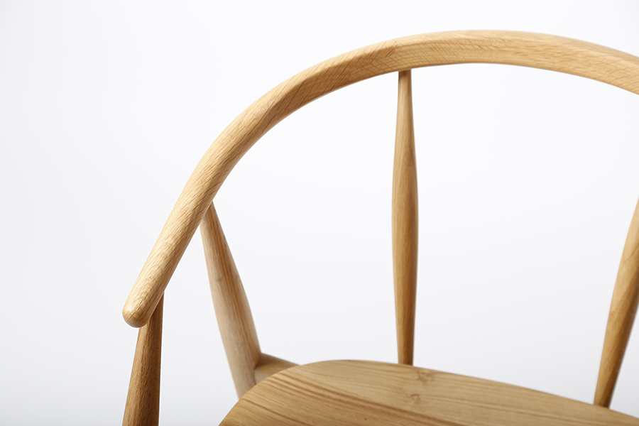 オーク無垢材の曲線美 小林幹也デザイン TRUNK2 ダイニングチェア 天然