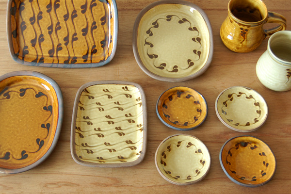 山田洋次 小波 レクタンリムプレート S 飴｜和食器の通販 monsen