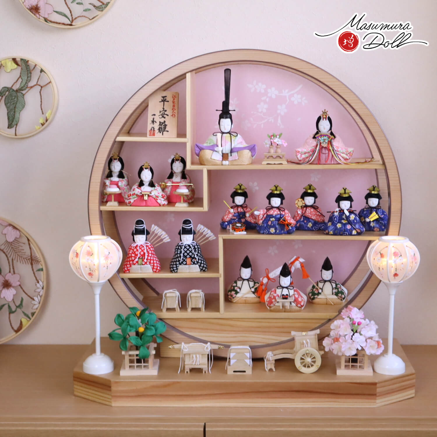 新作 木村一秀作 国産杉・円窓飾り15人総揃 総木製道具6品 コードレス