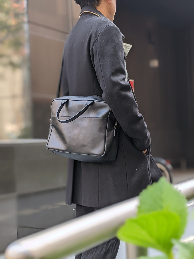 ショルダーバッグとしても │ 「おかかえバッグ L」 - MADRIGAL