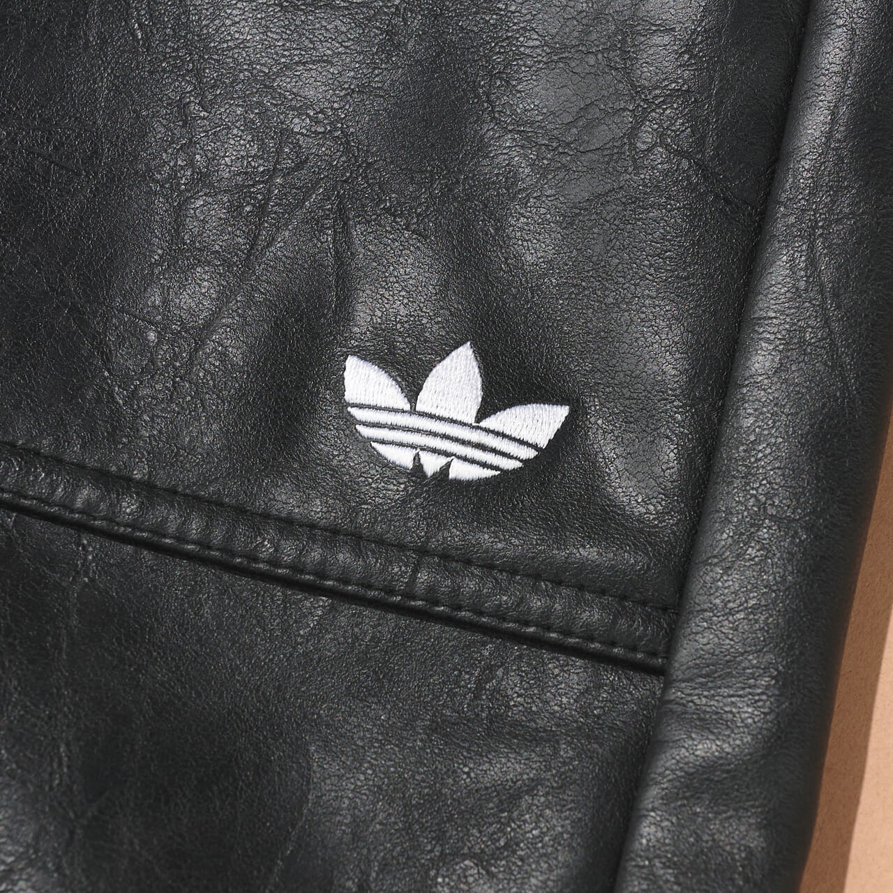 最後の1着…SNSで大バズだけど買えてよかった「アディダス」のワイド