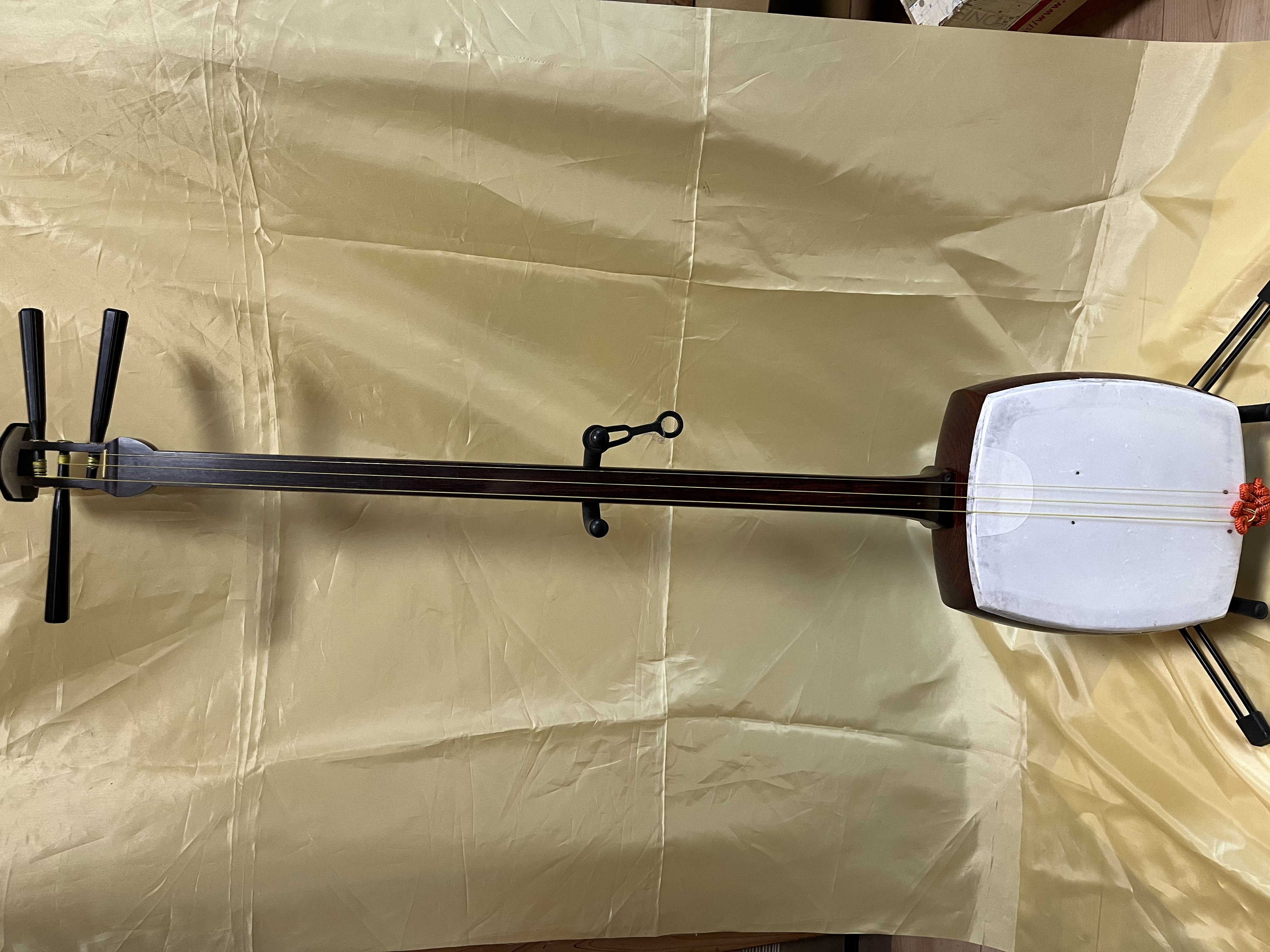 三味線 中棹 ハードケース付き 撥/バチ 予備弦 付属 和楽器