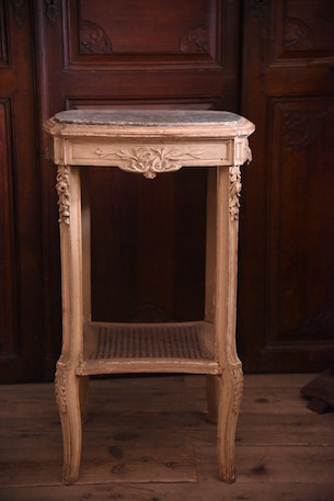 大理石のスクエアサイドテーブル フランス