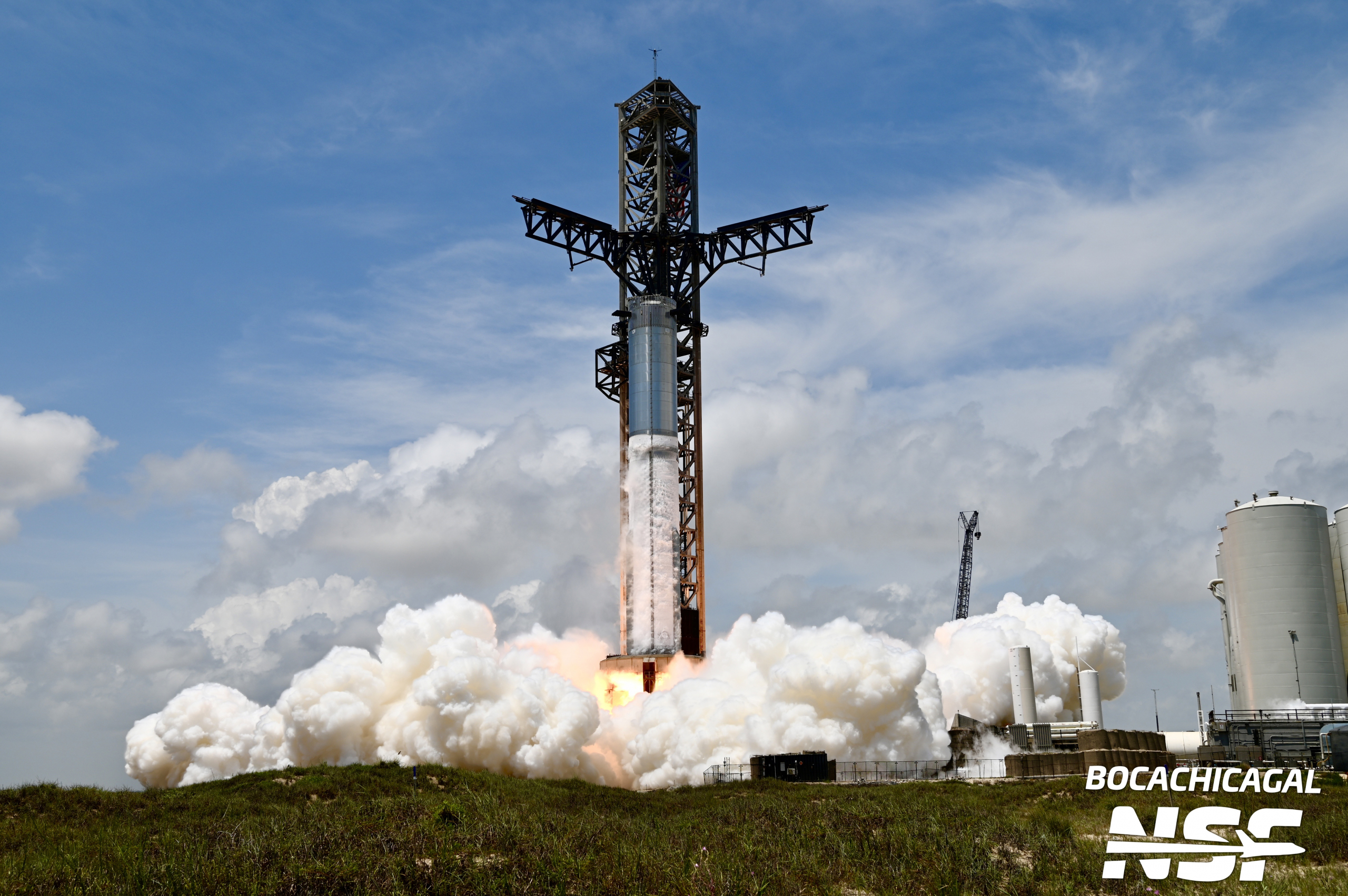 Booster 9 conducts pre-flight static fire test - NASASpaceFlight.com