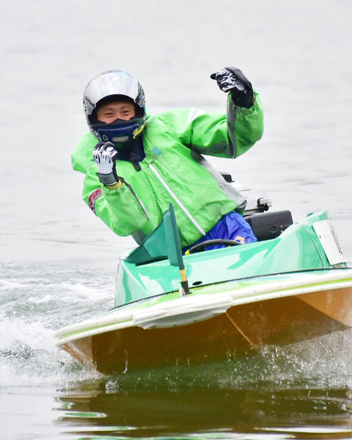 峰竜太が6枠制す！優勝戦も1M突き抜け狙う／尼崎 - ボート写真