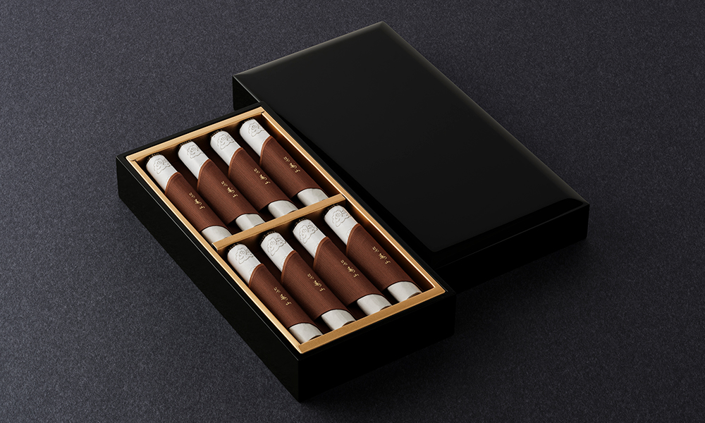 沈香寿山 塗箱短8入 | 贈答用お線香 | 日本香堂公式