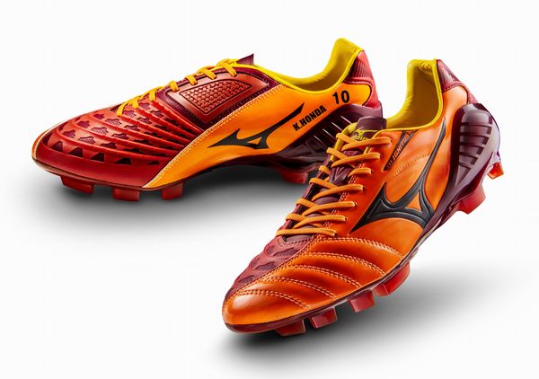 ミズノが本田圭佑ミランデビュー戦着用スパイクを発表 | サカイク