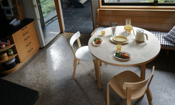 90Aテーブル φ100cm / ホワイトラミネートArtek（アルテック） | 公式