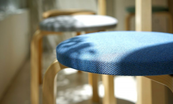 スツール60 Re-wool #758 / 組立て無料Artek（アルテック） | 公式通販