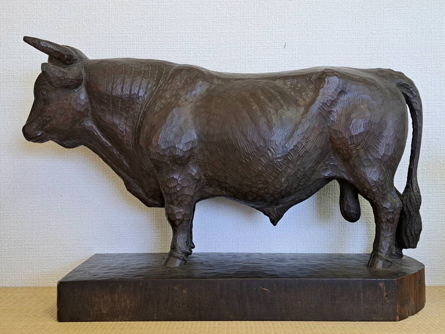 彫刻家 宮本理三郎「牡牛」 | 新栄堂