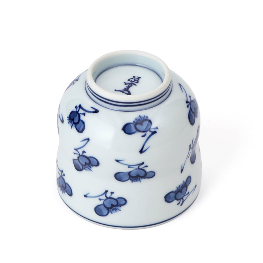 染付梅花 湯呑 ｜ 有田焼の源右衛門窯公式オンラインショップ