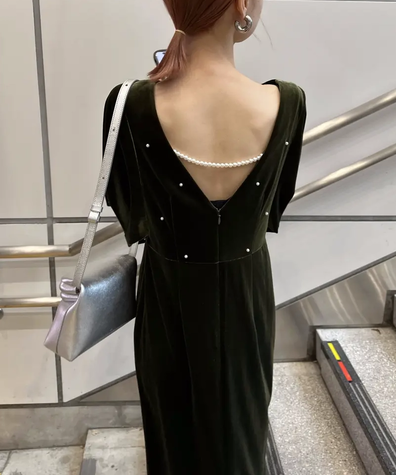 Mサイズ】BACK OPEN PEARL VELOUR DRESS Ameri VINTAGE（アメリ