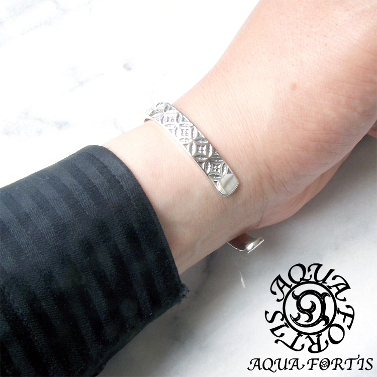 アクアフォーティス トレーサリー シルバー バングル シルバー925