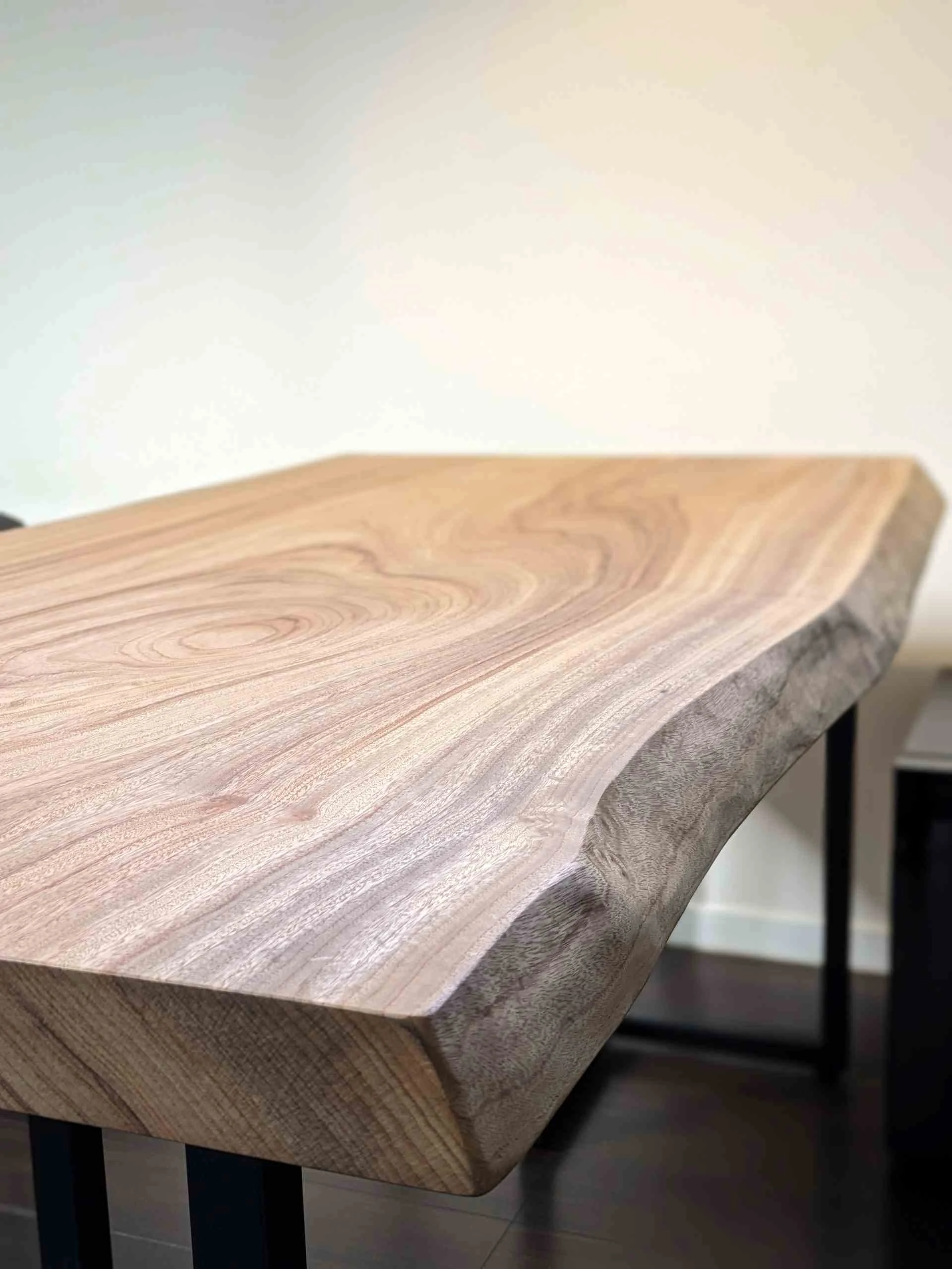 □納品事例 楠・クス ダイニングテーブル | news | 一枚板テーブル専門