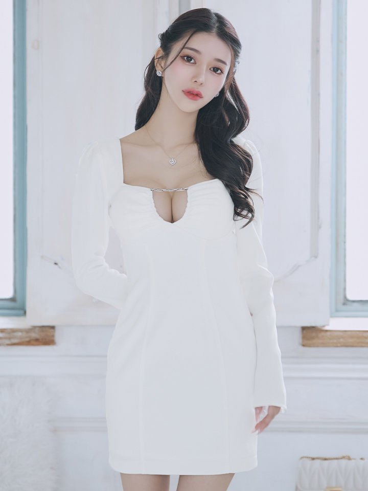 XSサイズあり【Glossy/グロッシー】ロングスリーブ/ スクエアカット