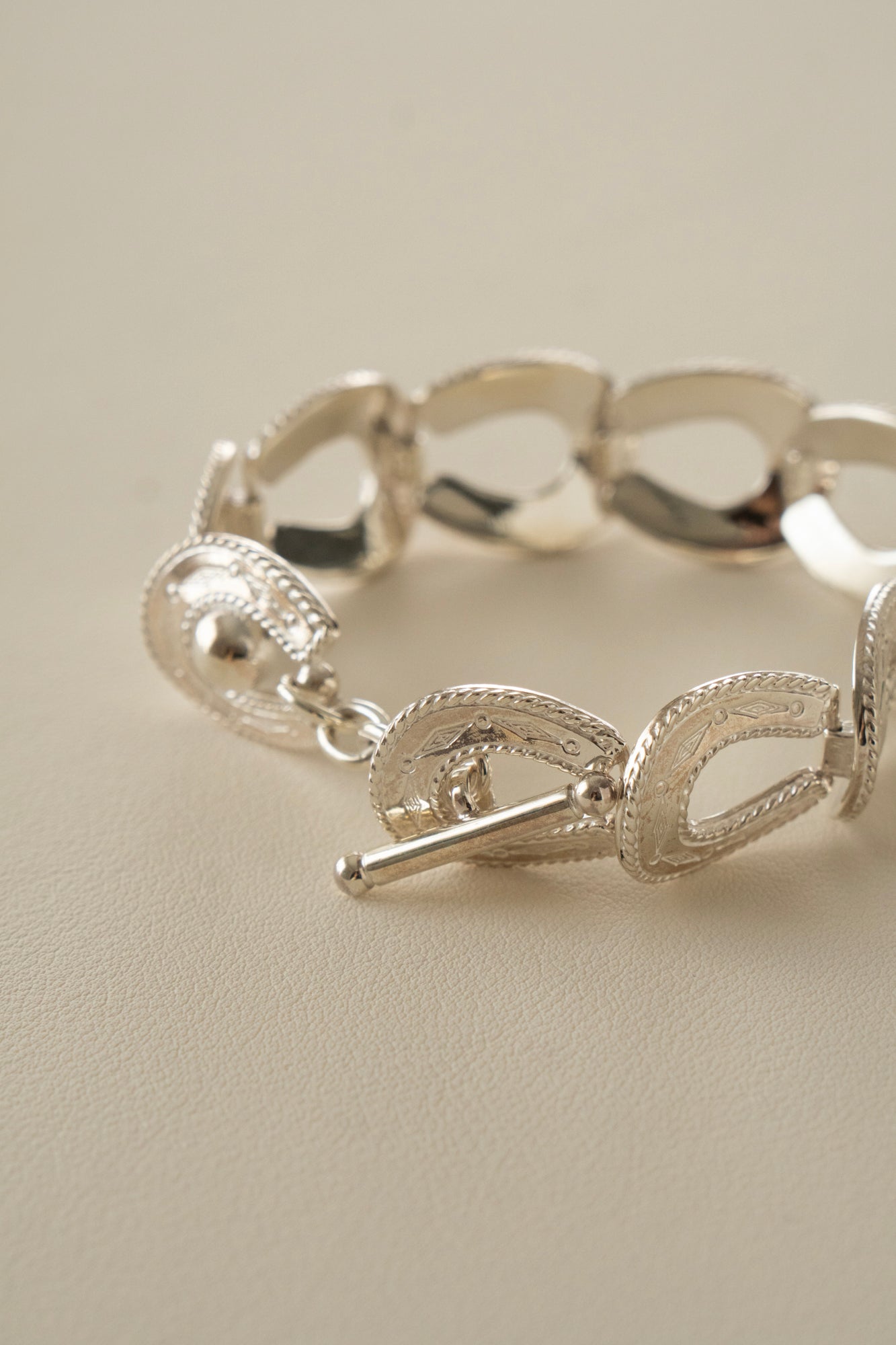 WAKAN SILVER SMITH ワカンシルバースミス Spirit Horse shoe Bracelet