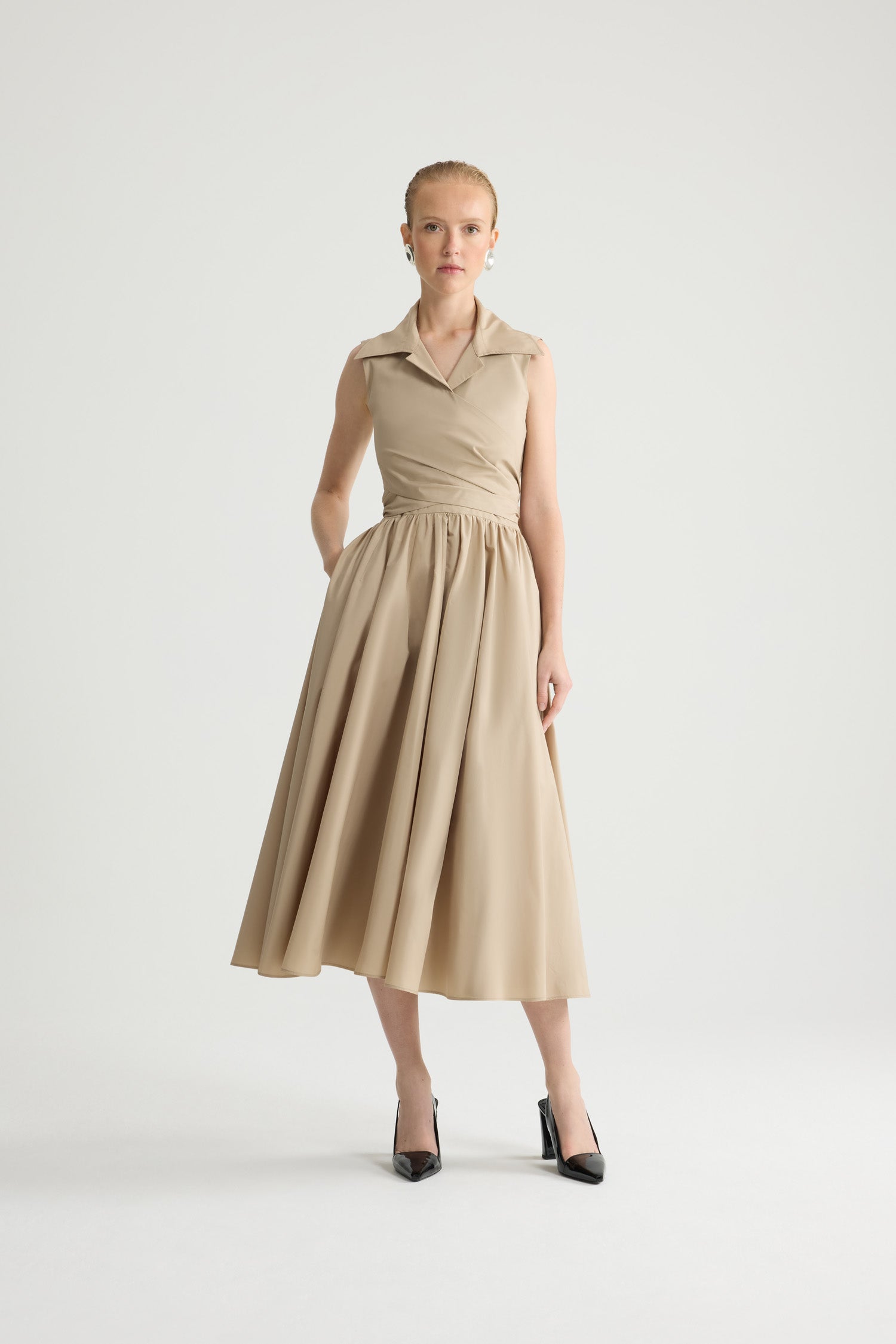 Patou | エレガントでシックなワンピース、ジャンパースカート