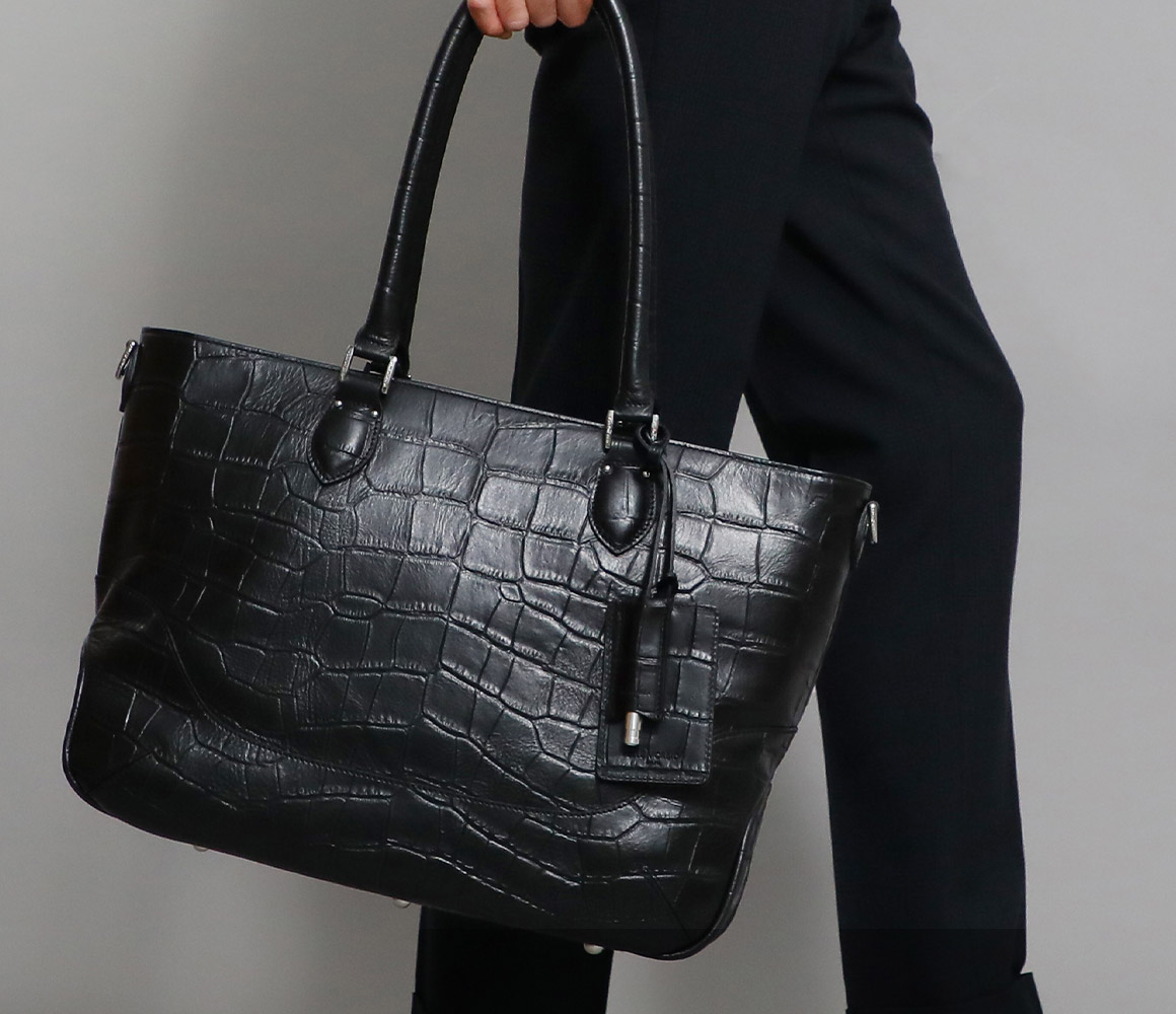 人気のクロコ型押しが再入荷しました