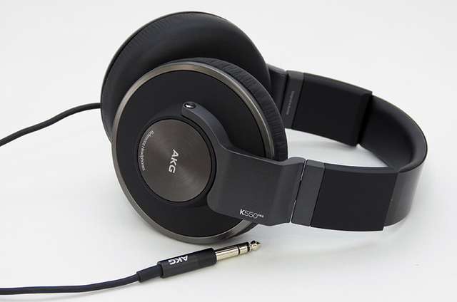 あの人気モデルが再登場?! AKGの密閉型新ヘッドホン「K550MKII」を