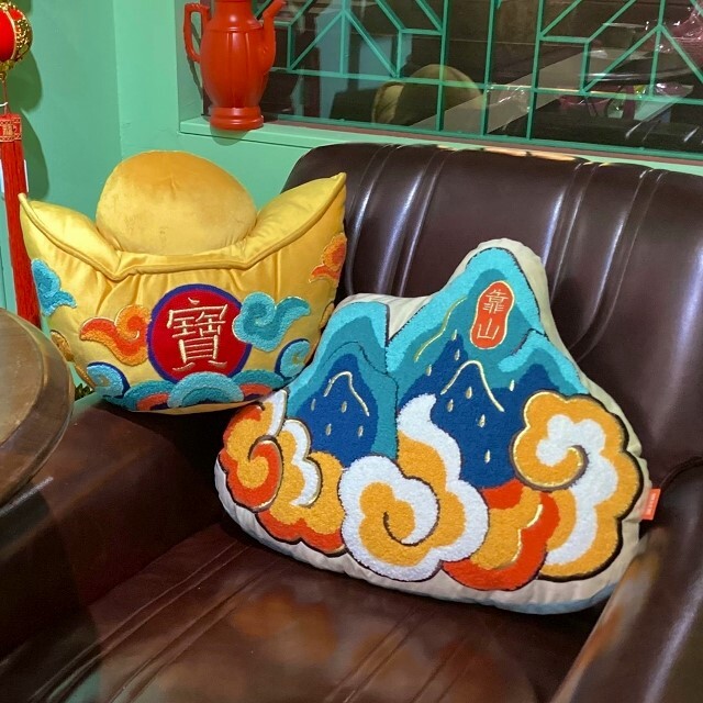 サガラ刺繍クッション/靠山/深山/大阪/南堀江/ピサヌローク