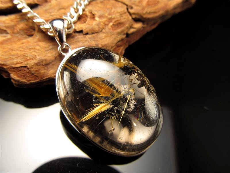 ☆限定入荷☆1点物☆ゴールドルチルクォーツペンダントトップ【金針