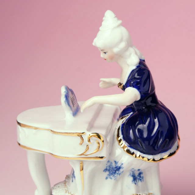 ピアノの乙女 レース人形オルゴール 音楽雑貨・アクセサリー専門店