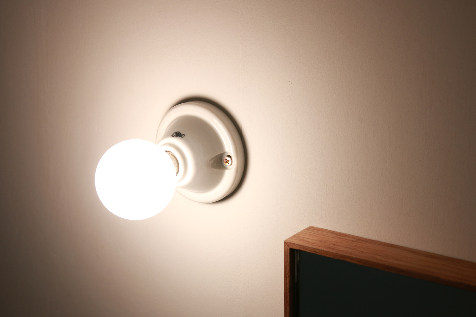 ミニ磁器レセップ E17 山型 | LT-BR013-01-G141 | 直付・ブラケット