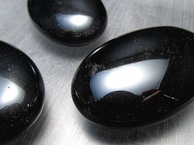 ブラックアゼツライトの意味や相性 激安天然石通販コムローズ